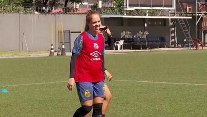 Maternidade ganha espaço no futebol feminino após novas regras da Fifa e adesão dos clubes - Imagem do artigo original