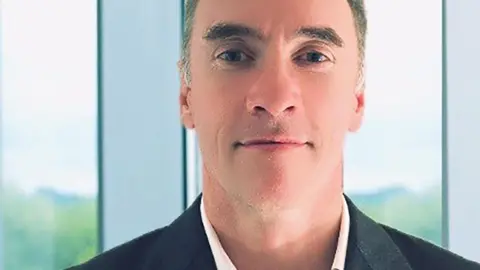 Acusado de atropelar torcida em desfile do Liverpool recebe mais 24 acusações - Imagem do artigo original