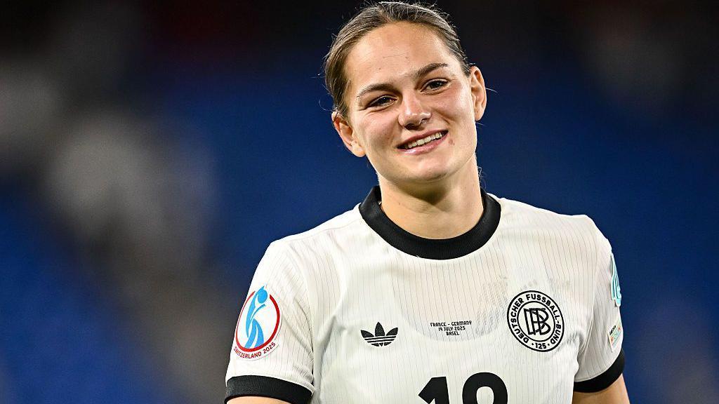 Manchester United negocia contratação da atacante alemã Giovanna Hoffmann - Imagem do artigo original