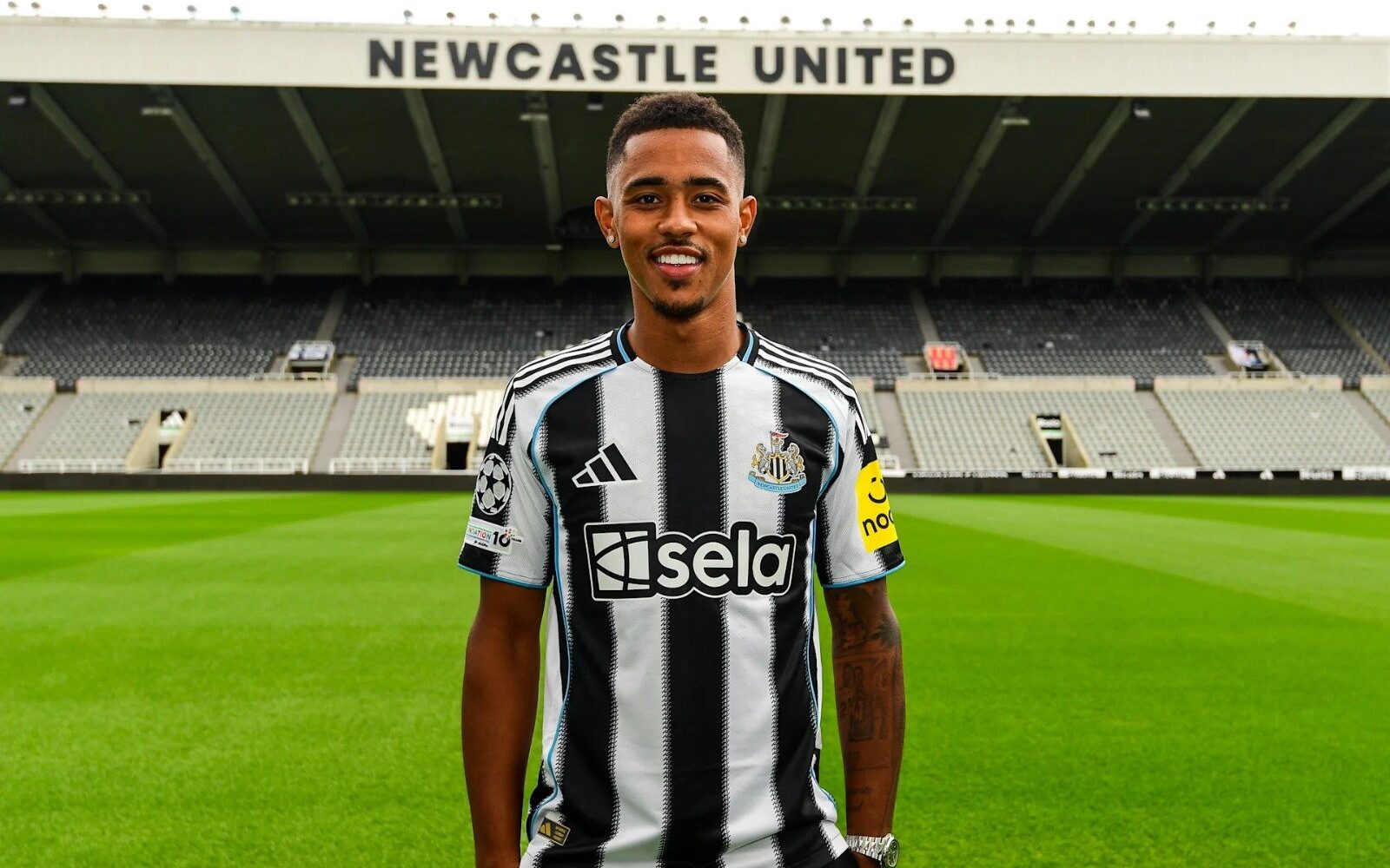 Clube da Premier League anuncia chegada de ex-jogador de rival - Imagem do artigo original