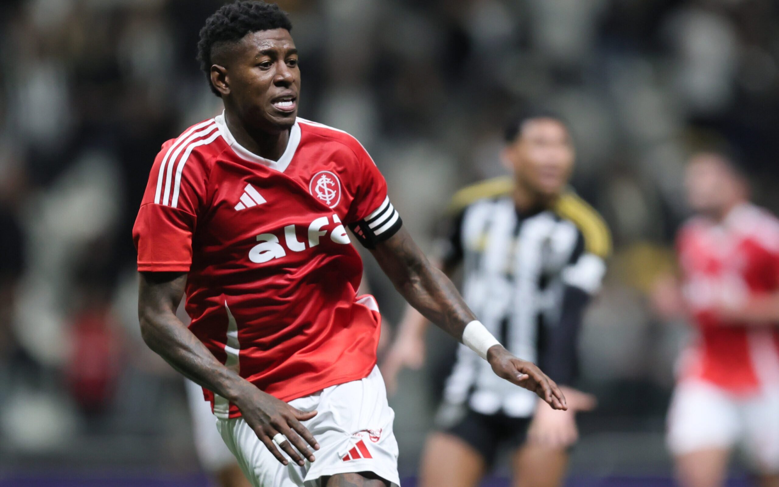 Galatasaray monitora zagueiro do Internacional - Imagem do artigo original