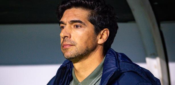 Palmeiras vai a campo com três zagueiros e aposta em Flaco López e Vitor Roque contra o Universitario - Imagem do artigo original