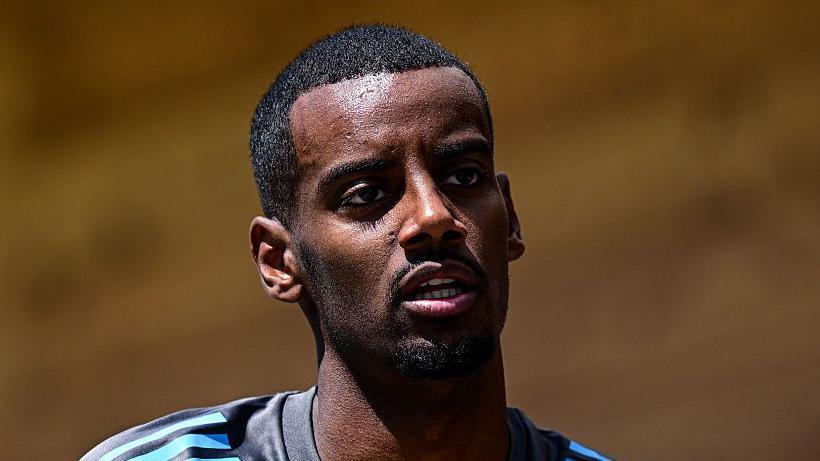 Liverpool prepara nova oferta por Isak e pode desencadear série de transferências na Premier League - Imagem do artigo original