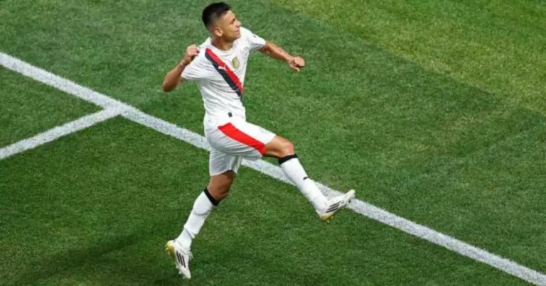 Manchester City rejeita oferta da Roma por Claudio Echeverri