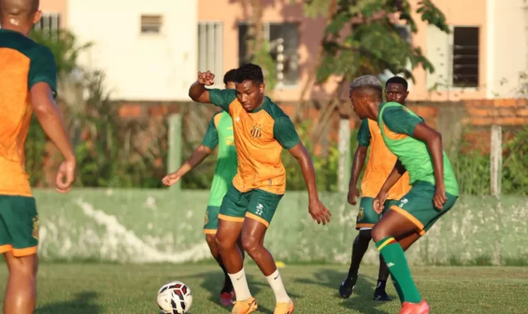 Sampaio Corrêa chega a Manaus e encerra preparação para duelo decisivo contra o Manauara