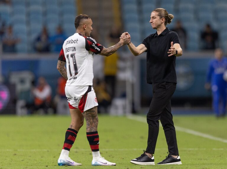 Everton Cebolinha destaca-se, marca e recebe elogios de Filipe Luís após vitória do Flamengo sobre o Atlético-MG