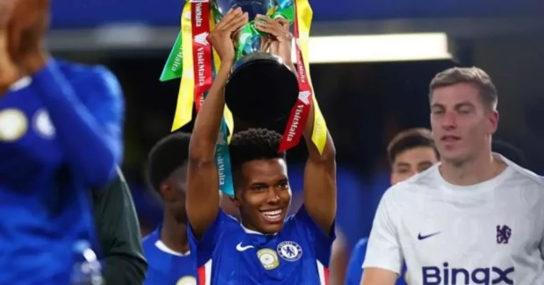 Gol na estreia pelo Chelsea faz imprensa europeia exaltar Estêvão