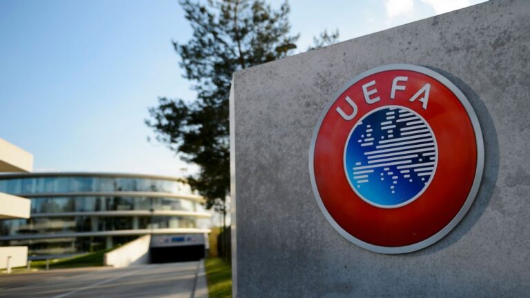 UEFA abre processo disciplinar contra Maccabi Haifa e Rakow por faixas com mensagens políticas