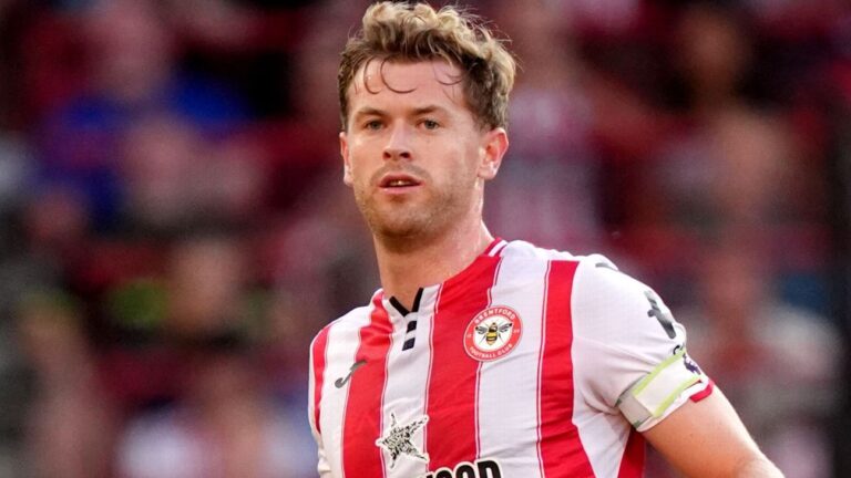 Liverpool, Manchester United e Tottenham miram zagueiro Nathan Collins, do Brentford