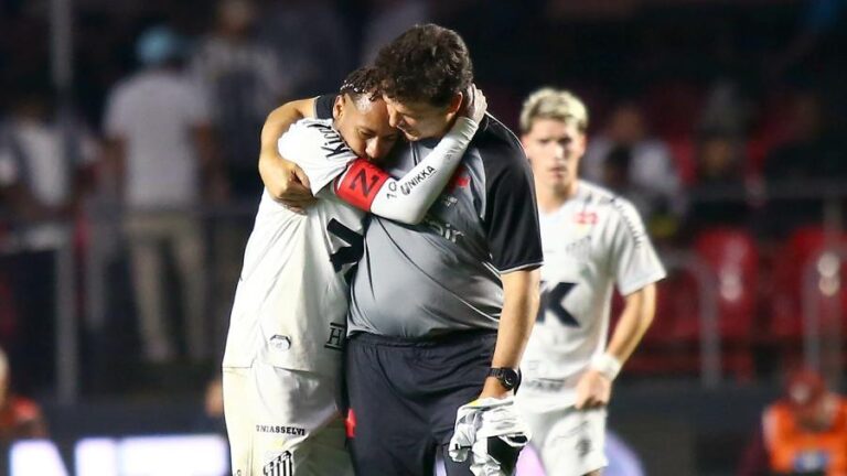 Neymar chora no gramado, chama atuação do Santos de “vexame” e cobra elenco após goleada para o Vasco