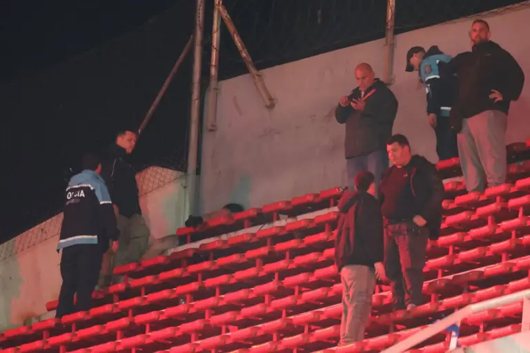 Estádio do Independiente é interditado após confronto com torcida da Universidad do Chile
