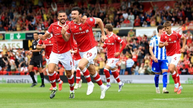 Moore afirma que críticas servirão de combustível para reação do Wrexham na Championship