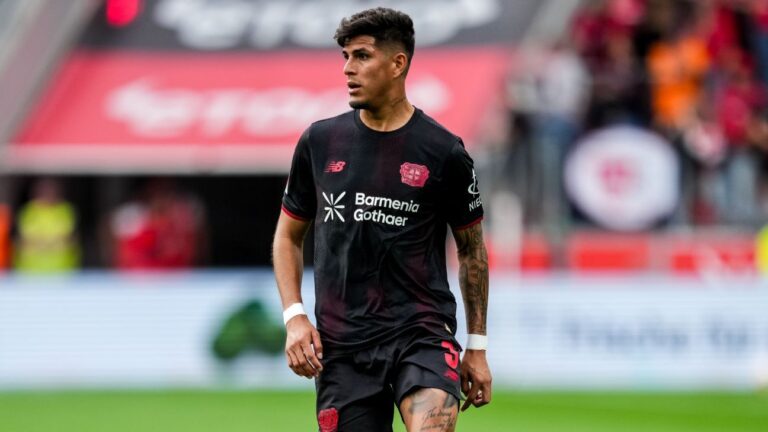 Arsenal consulta Bayer Leverkusen por Piero Hincapié antes do fechamento da janela