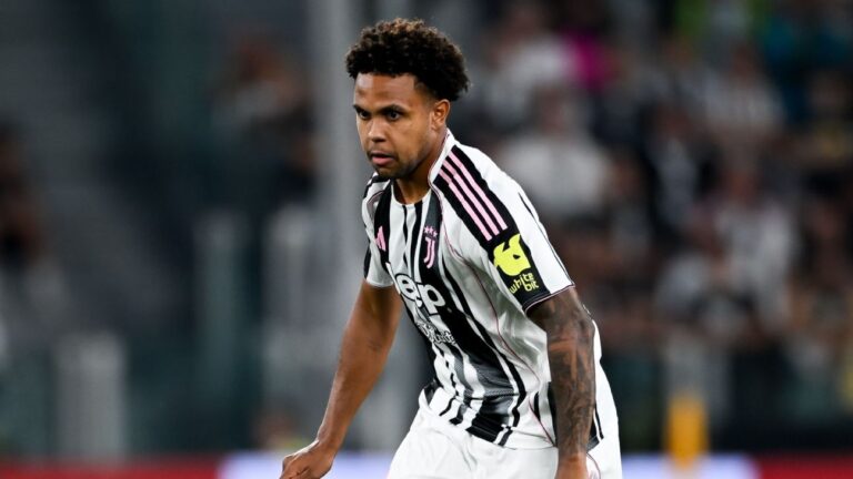Juventus repudia ataques racistas contra Weston McKennie após vitória na estreia da Série A