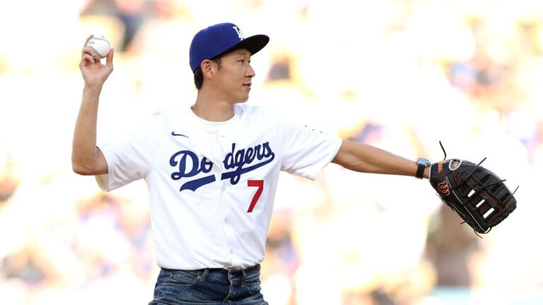 Son Heung-Min acerta arremesso cerimonial perfeito no Dodger Stadium