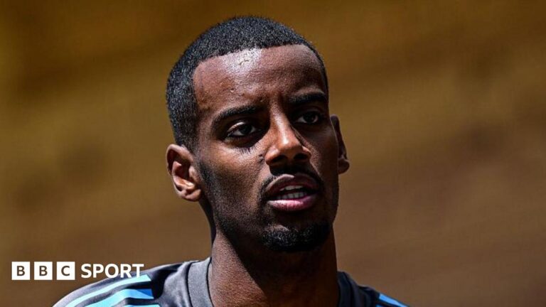 Liverpool prepara nova oferta por Isak e pode desencadear série de transferências na Premier League