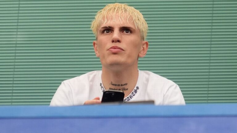 Chelsea oficializa contratação de Garnacho por £40 milhões