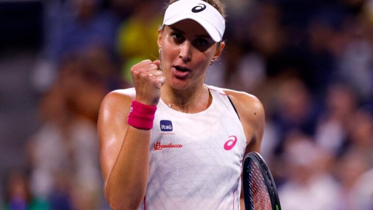 Bia Haddad Maia supera Maria Sakkari após meia-noite e avança às oitavas do US Open