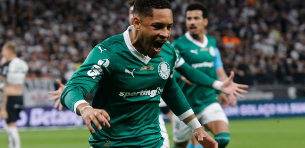 Vitor Roque engata sequência de gols e assistências e recebe elogios de comentaristas - Imagem do artigo original