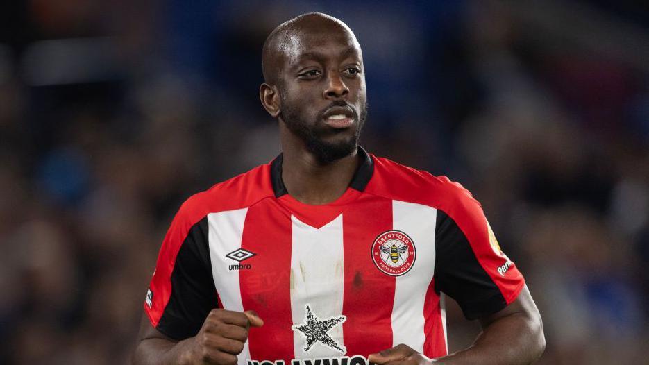 Newcastle se aproxima de acerto superior a £50 milhões por Yoane Wissa, do Brentford - Imagem do artigo original