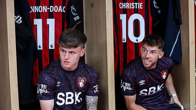 Ryan Christie vira “tradutor” de Ben Gannon-Doak no Bournemouth e exalta potencial do jovem na seleção - Imagem do artigo original