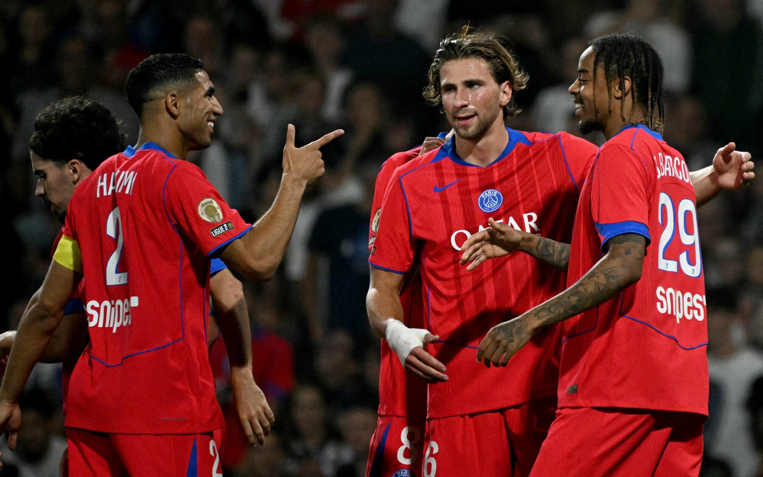 Conflito entre Rússia e Ucrânia gera tensão no vestiário do PSG - Imagem do artigo original