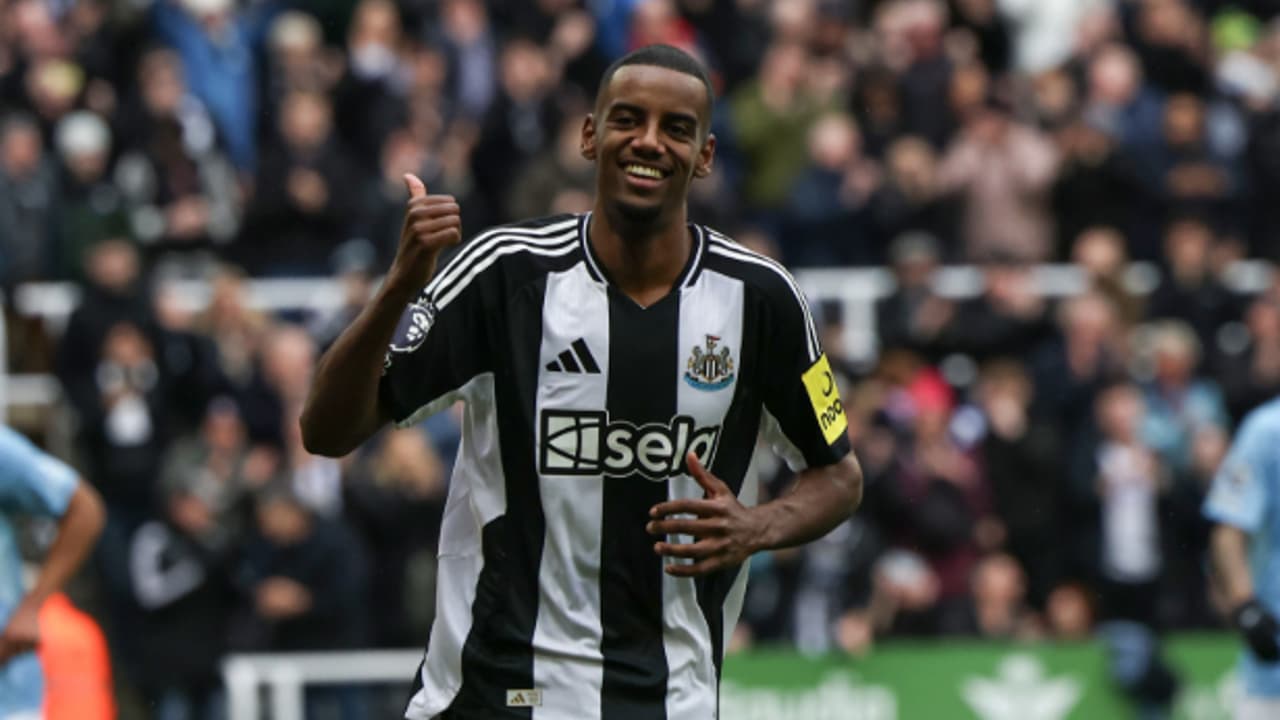 Isak envia mensagem à torcida do Newcastle após acerto com o Liverpool - Imagem do artigo original