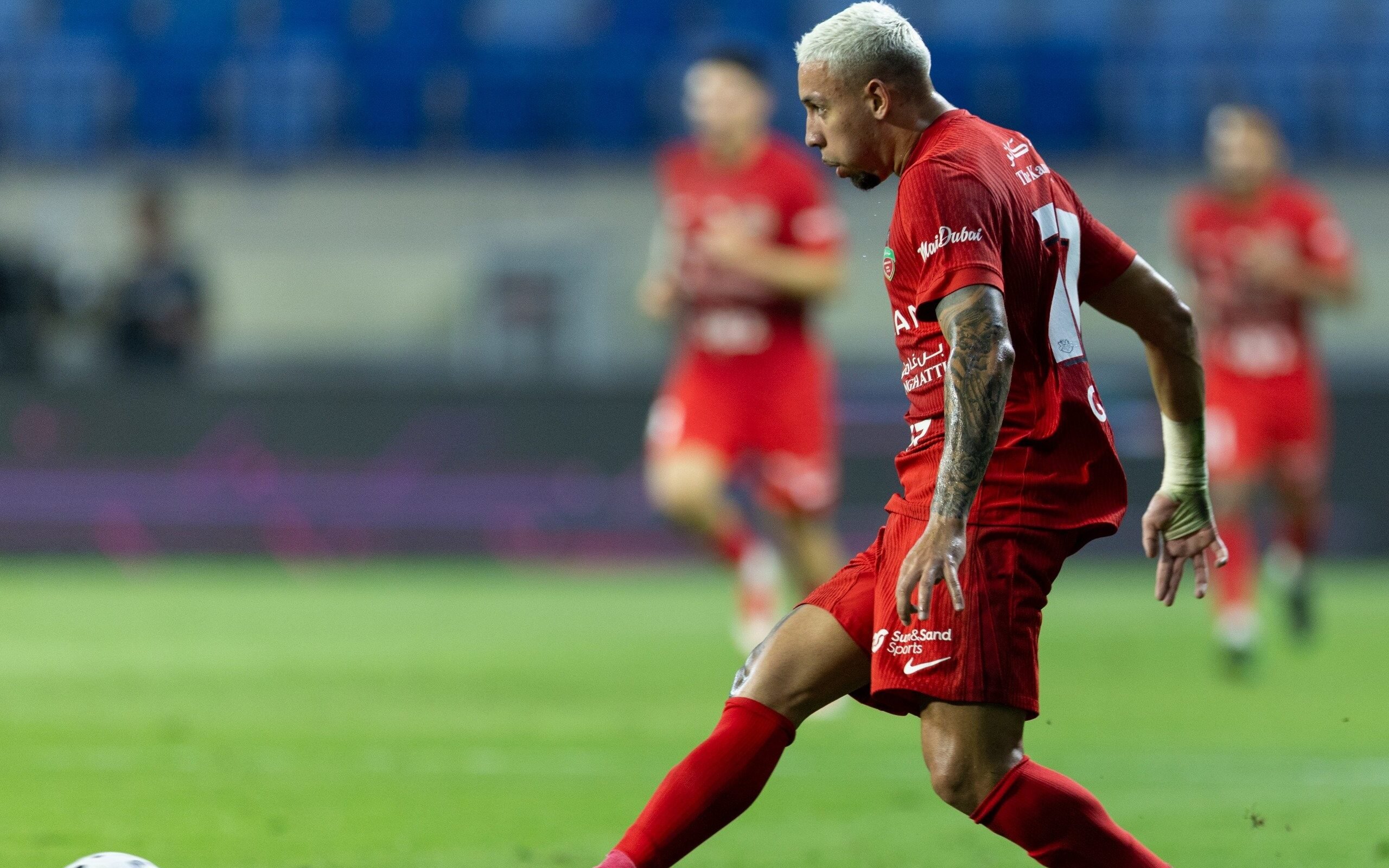 Ex-jogador campeão pelo Flamengo completa 100 partidas e comemora conquistas nos Emirados Árabes - Imagem do artigo original