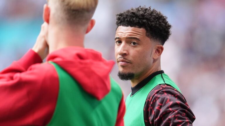 Aston Villa negocia empréstimo de Jadon Sancho por uma temporada