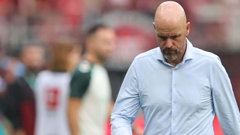Bayer Leverkusen demite Erik ten Hag após somente três partidas