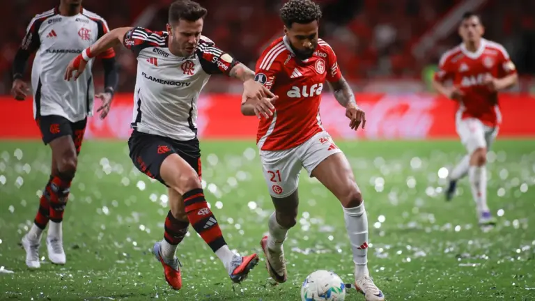 Internacional confirma que negocia venda de atacante