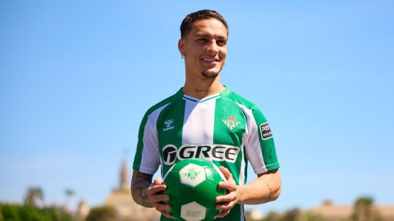 Antony recusa Bayern de Munique e firma retorno definitivo ao Real Betis