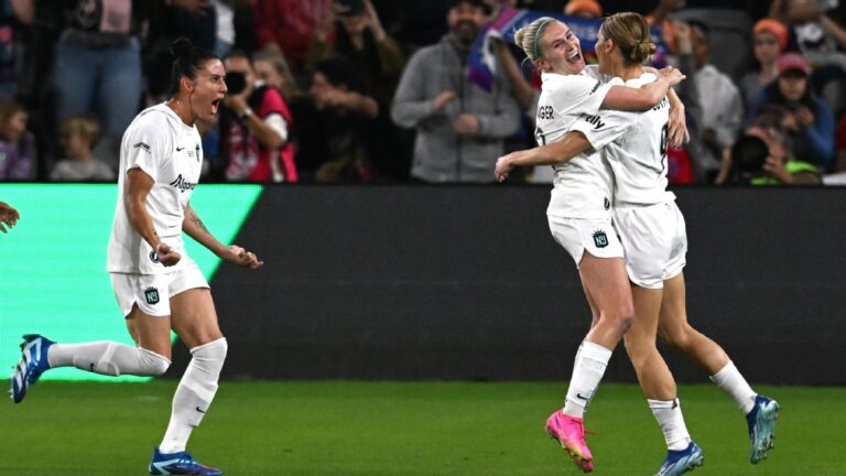 Esther González afirma que NWSL está entre as ligas mais fortes do futebol feminino