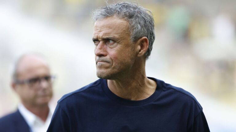 Luis Enrique sofre fratura na clavícula após acidente de bicicleta