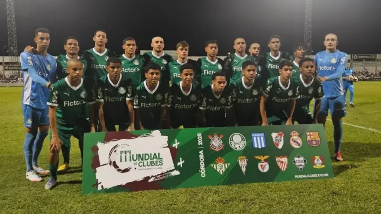 Palmeiras avança à semifinal do Mundial Sub-17 e aguarda confronto decisivo