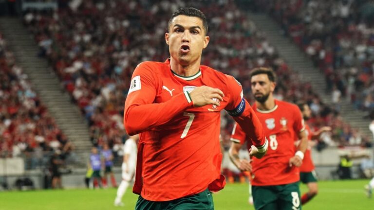 Cristiano Ronaldo recebe prêmio de “Melhor de Todos os Tempos” da Liga Portugal