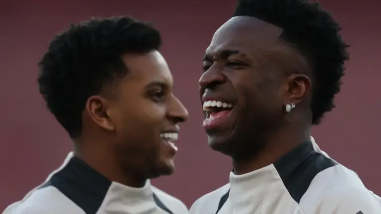 Real Madrid divulga escalação para partida da La Liga; brasileiro começa no banco