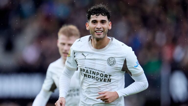 Pepi volta ao PSV com dois gols e mira vaga na Copa de 2026