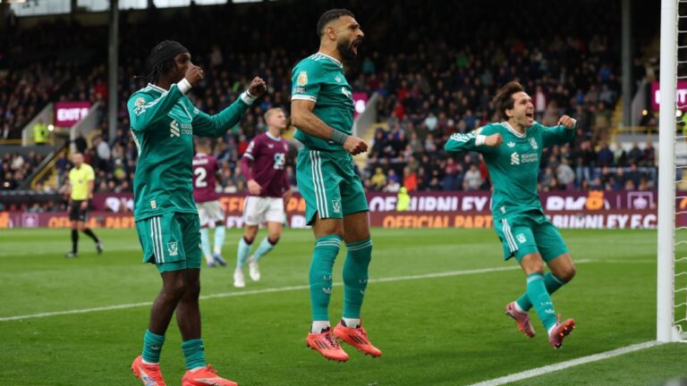 Arne Slot admite “sorte” em pênalti nos acréscimos que manteve 100% do Liverpool na Premier League