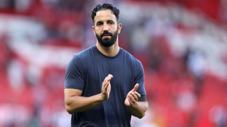 Diretoria do Manchester United mantém apoio a Ruben Amorim apesar de revés no dérbi