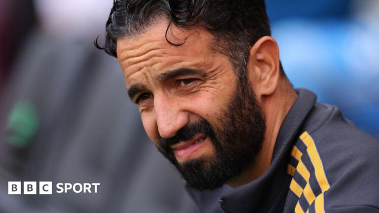 Scholes critica estratégia de contratações do Manchester United e vê falta de qualidade no elenco