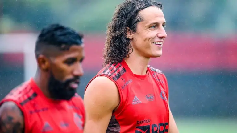 David Luiz demonstra expectativa por reencontro com Rodinei na Champions League