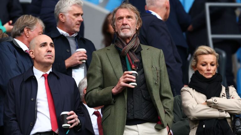 Manchester United divulga receita recorde de £666,5 milhões, mas ainda registra prejuízo de £33 milhões