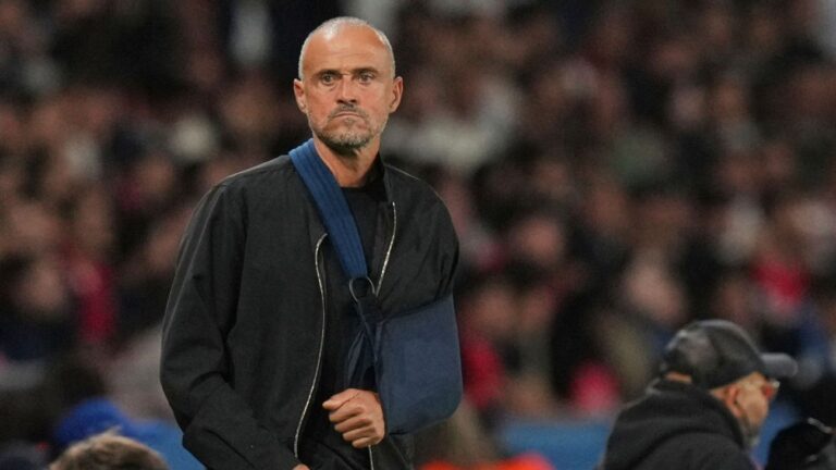 Vista das arquibancadas ajuda Luis Enrique em goleada do PSG sobre a Atalanta