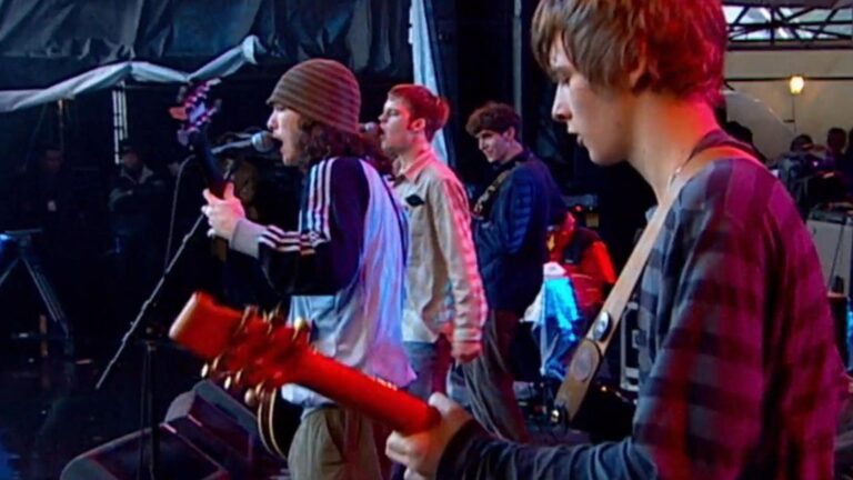 Chris Sutton desafia IA e torcedores na quinta rodada de palpites da Premier League