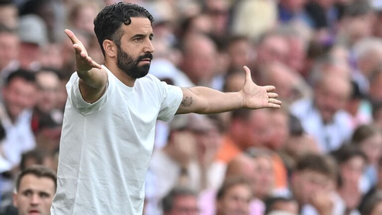 Amorim diz que “nem o Papa” o fará abandonar o esquema 3-4-3