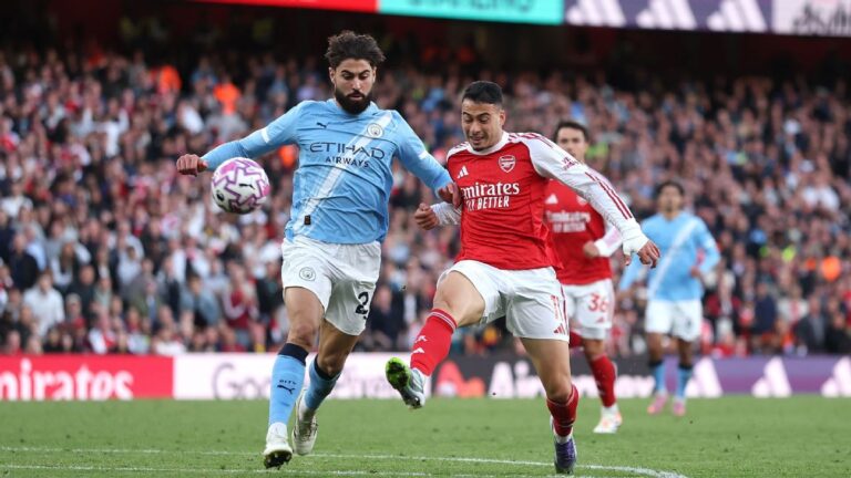 Martinelli marca nos acréscimos e Arsenal arranca empate com Manchester City em Londres