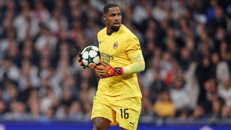 Chelsea volta à carga por Mike Maignan para substituir Robert Sánchez