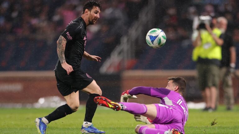 Messi marca duas vezes e Inter Miami confirma vaga nos playoffs da MLS