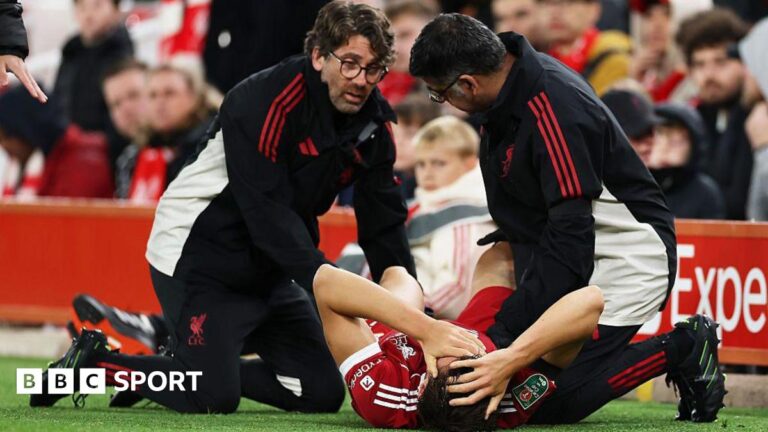 Giovanni Leoni rompe ligamento cruzado anterior e ficará um ano fora do Liverpool